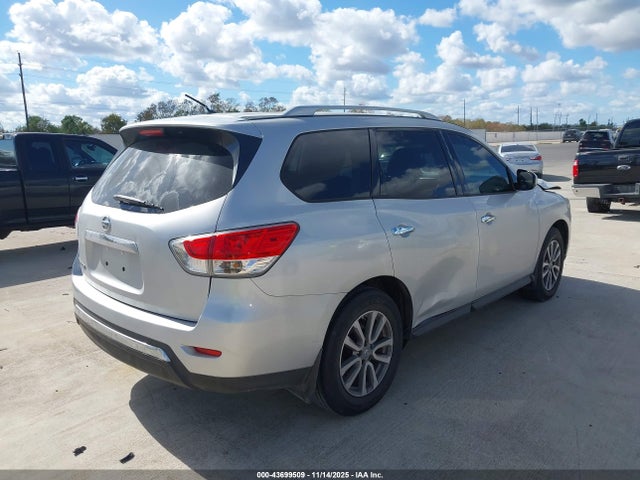 5N1AR2MN6FC669761 Nissan Pathfinder S