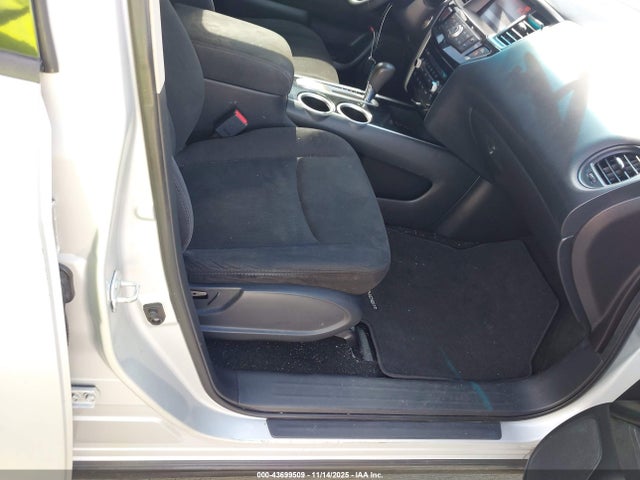 5N1AR2MN6FC669761 Nissan Pathfinder S