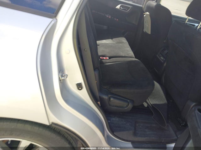 5N1AR2MN6FC669761 Nissan Pathfinder S