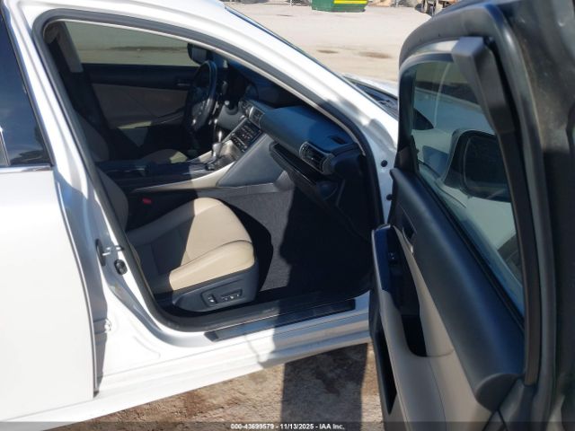 2017 LEXUS IS 200T JTHBA1D2XH5040834 Photo 4