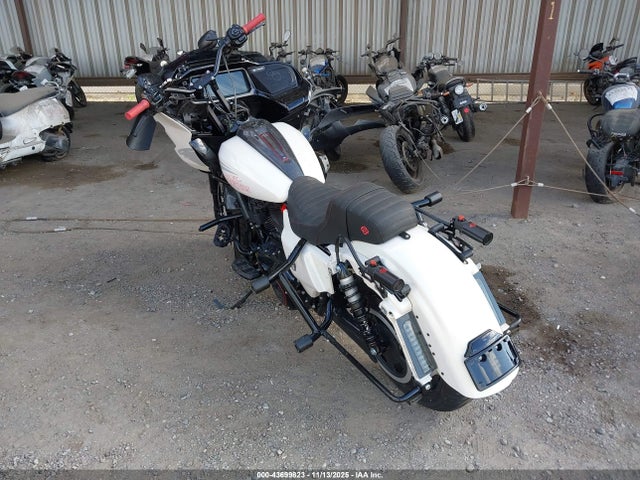 Harley-Davidson Fltrxstse 2024 1HD1TL827RB950763 Image 3