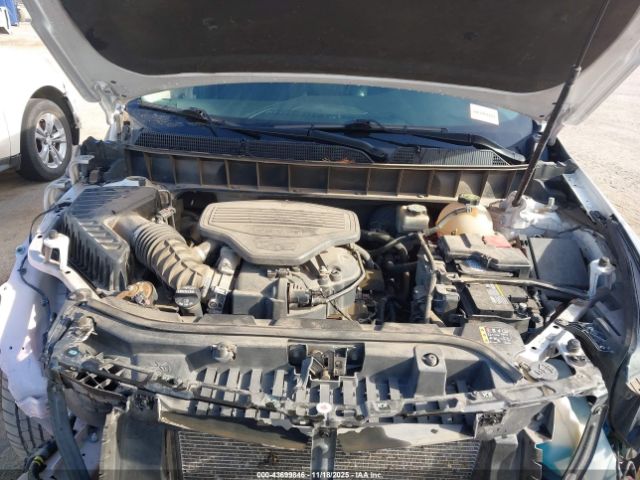 2017 CADILLAC XT5 1GYKNBRS2HZ159825 Photo 9