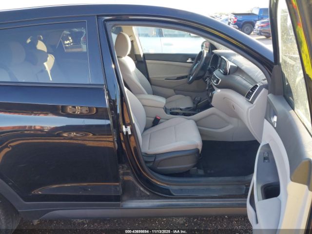 2019 HYUNDAI TUCSON KM8J23A48KU925439 Photo 4