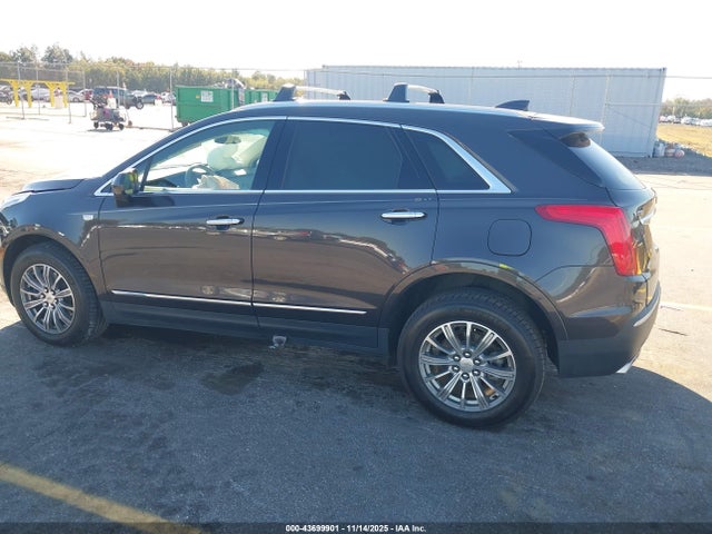 2017 CADILLAC XT5 1GYKNBRS7HZ131504 Photo 2