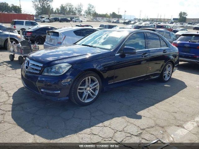 2013 MERCEDES-BENZ C 250 WDDGF4HB0DR298700 Photo 1