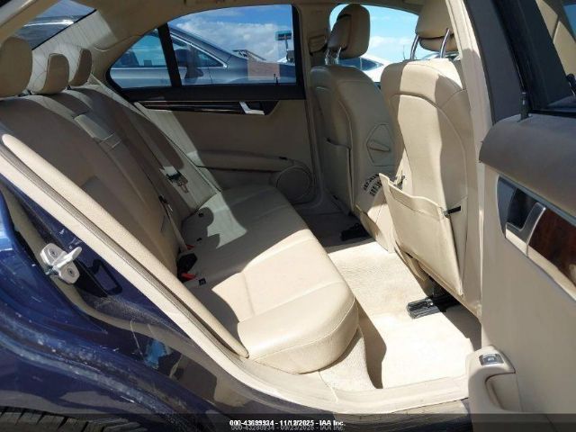 2013 MERCEDES-BENZ C 250 WDDGF4HB0DR298700 Photo 7