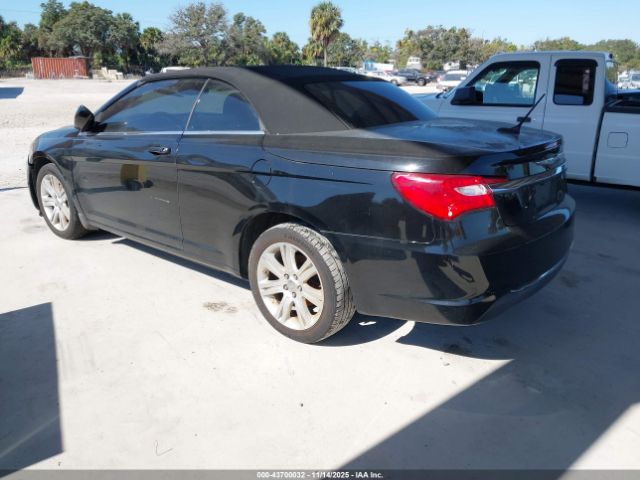 2014 CHRYSLER 200 1C3BCBEB3EN153329 Photo 2