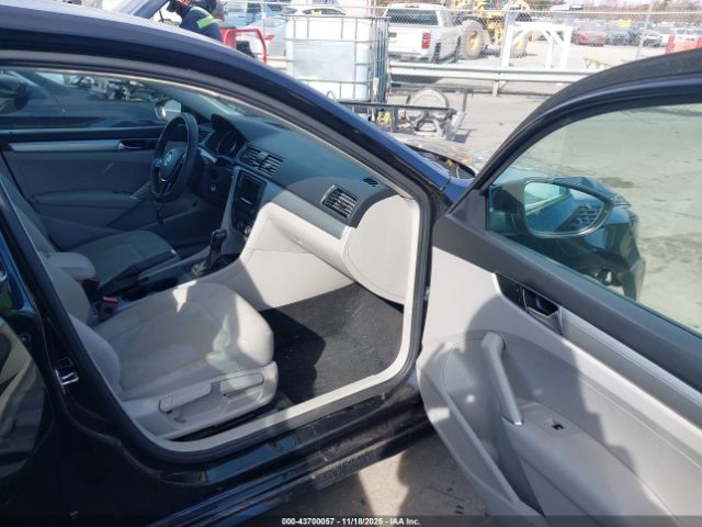 2018 VOLKSWAGEN PASSAT 1VWAA7A30JC014982 Photo 4