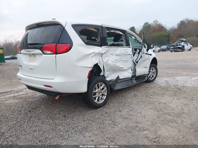 Продаж на аукціоні авто 2022 Chrysler Voyager Lx, vin: 2C4RC1CG8NR103712, номер лоту: 43700098