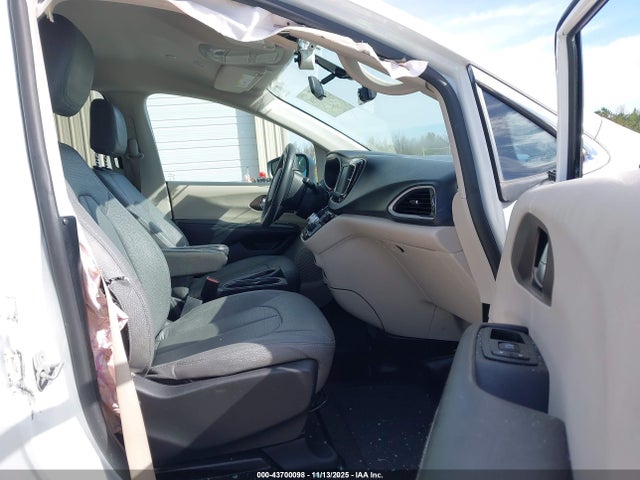 Продаж на аукціоні авто 2022 Chrysler Voyager Lx, vin: 2C4RC1CG8NR103712, номер лоту: 43700098