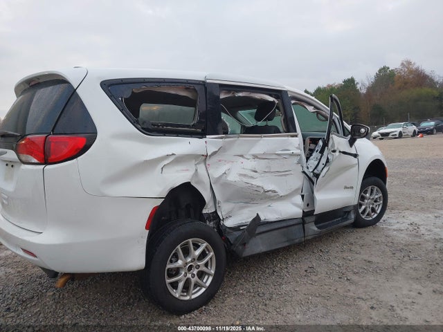 Продаж на аукціоні авто 2022 Chrysler Voyager Lx, vin: 2C4RC1CG8NR103712, номер лоту: 43700098