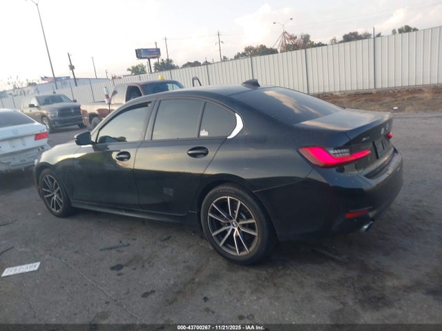 2021 BMW 330I 3MW5R7J05M8C07656 Photo 2
