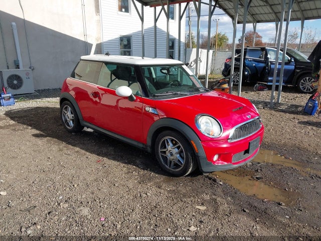 2009 MINI COOPER S WMWMF73599TW84278 Photo 0
