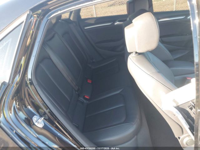 2018 AUDI A3 WAUB8GFF8J1008149 Photo 7