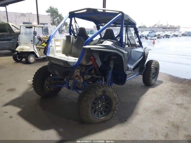 1HFVE0580M4200175 Honda Sxs1000 S2r