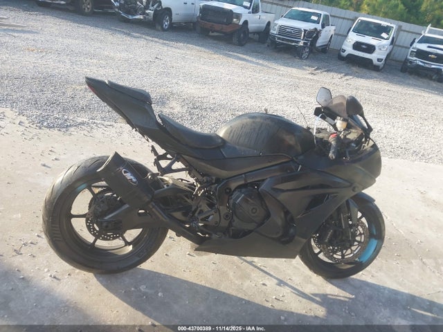 Suzuki GSX-R1000 2023 JS1DM11B2P7100172 Image 12