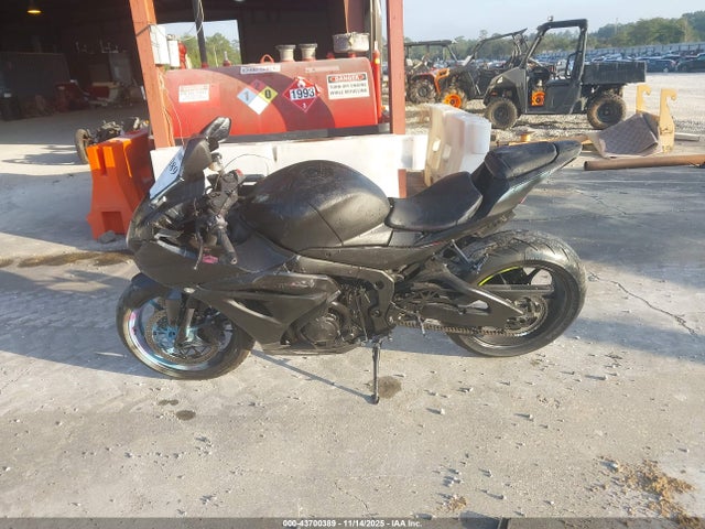 Suzuki GSX-R1000 2023 JS1DM11B2P7100172 Image 13