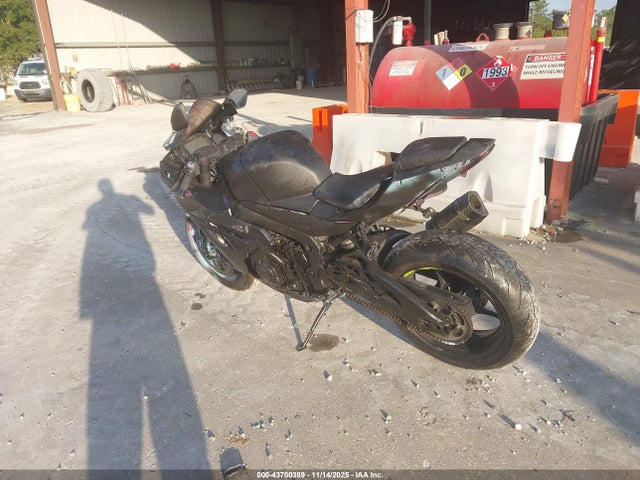 Suzuki GSX-R1000 2023 JS1DM11B2P7100172 Image 3