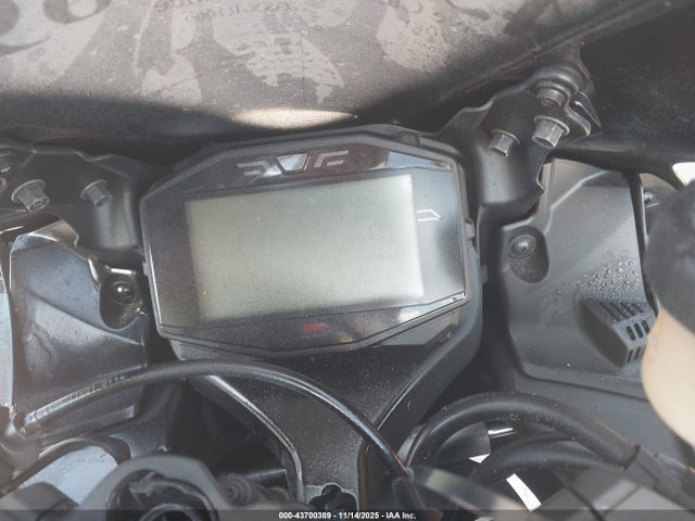 Suzuki GSX-R1000 2023 JS1DM11B2P7100172 Image 7