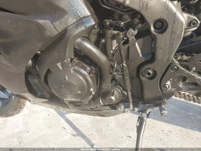 Suzuki GSX-R1000 2023 JS1DM11B2P7100172 Image 9