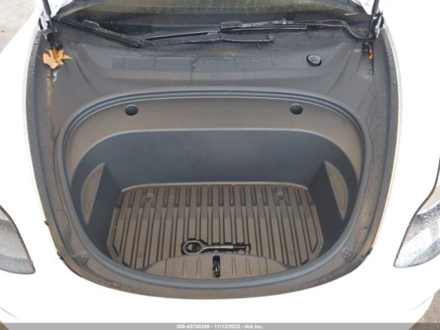 2023 TESLA MODEL 3 5YJ3E1EA5PF663792 Photo 9