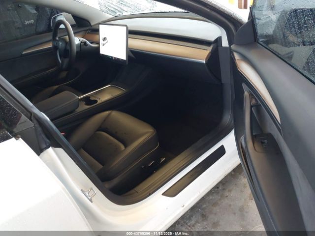 2023 TESLA MODEL 3 5YJ3E1EA5PF663792 Photo 4