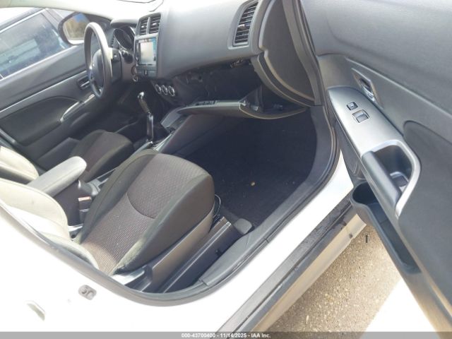 2018 MITSUBISHI OUTLANDER SPORT JA4AP3AU1JU025190 Photo 4