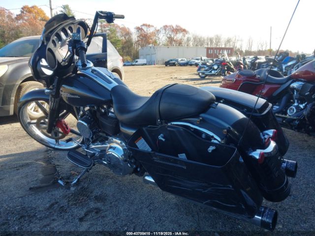 2018 HARLEY-DAVIDSON FLHX 1HD1KBC18JB616788 Photo 2