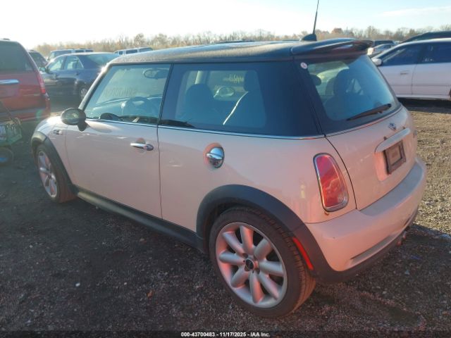 2005 MINI COOPER S WMWRE33455TD92150 Photo 2