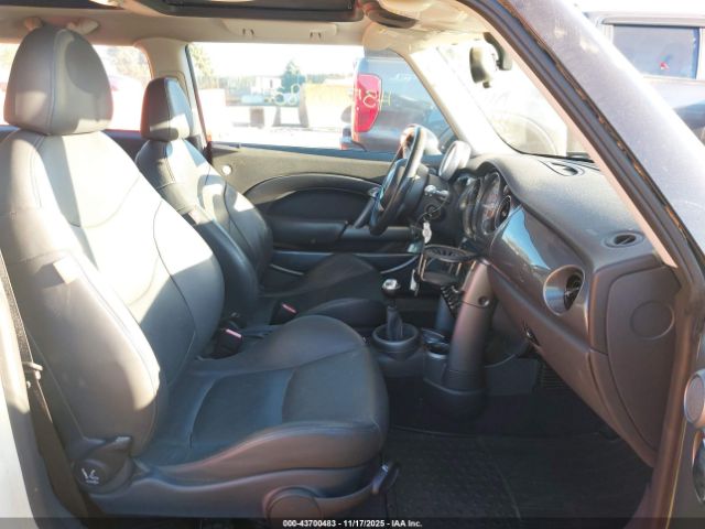 2005 MINI COOPER S WMWRE33455TD92150 Photo 4