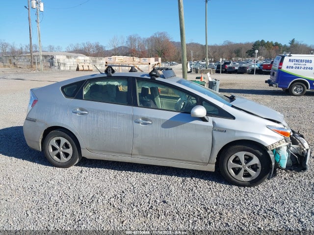 Toyota Prius Two 2015 JTDKN3DU2F0449228 Image 13