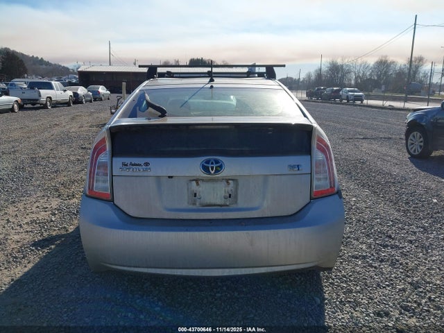 Toyota Prius Two 2015 JTDKN3DU2F0449228 Image 16
