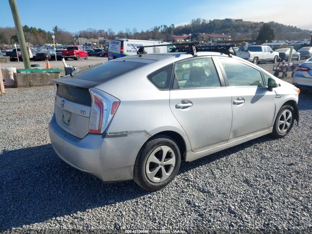 Toyota Prius Two 2015 JTDKN3DU2F0449228 Image 4
