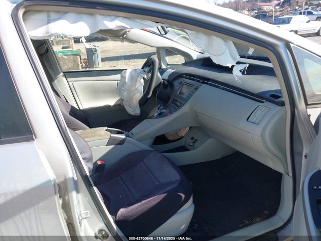 Toyota Prius Two 2015 JTDKN3DU2F0449228 Image 5