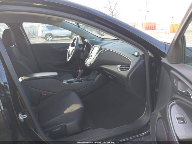 2017 CHEVROLET MALIBU 1G1ZB5ST2HF196577 Photo 4