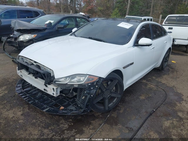 2016 JAGUAR XJ SAJWA2G77G8V94606 Photo 1