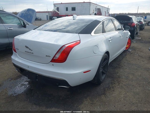 2016 JAGUAR XJ SAJWA2G77G8V94606 Photo 3