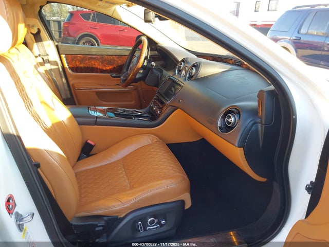 2016 JAGUAR XJ SAJWA2G77G8V94606 Photo 4