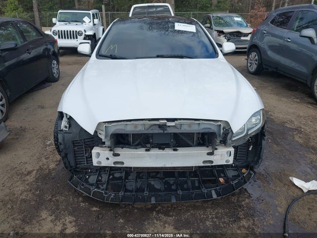 2016 JAGUAR XJ SAJWA2G77G8V94606 Photo 5