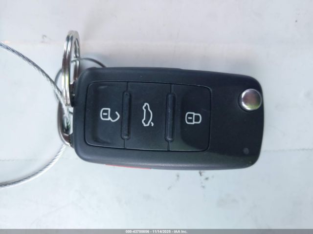2017 VOLKSWAGEN TIGUAN WVGBV7AX8HK044578 Photo 10
