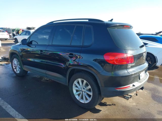 2017 VOLKSWAGEN TIGUAN WVGBV7AX8HK044578 Photo 2