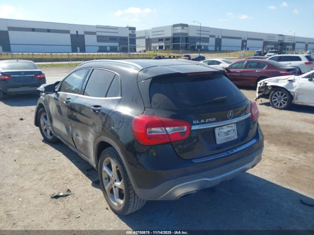 2018 MERCEDES-BENZ GLA 250 WDCTG4EB7JJ460448 Photo 2