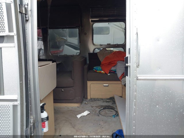 1STJ9YP2XJJ542820 Airstream Other