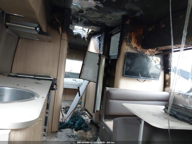 1STJ9YP2XJJ542820 Airstream Other