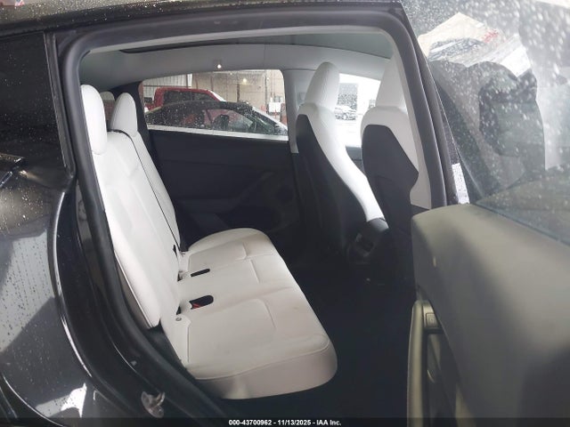 2024 TESLA MODEL Y 7SAYGDEEXRF985242 Photo 7