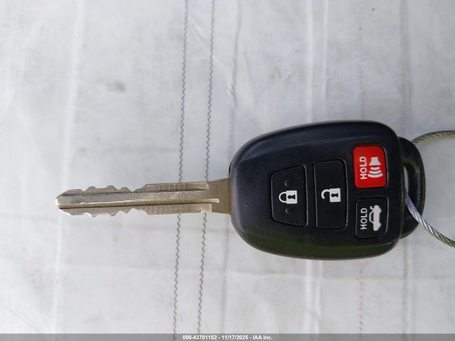 Toyota RAV4 LE 2017 JTMZFREV7HJ124853 Image 11