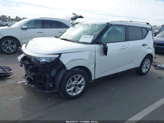 2024 Kia Soul Lx მანქანა იყიდება აუქციონზე, vin: KNDJ23AUXR7911992, აუქციონის ნომერი: 43701177