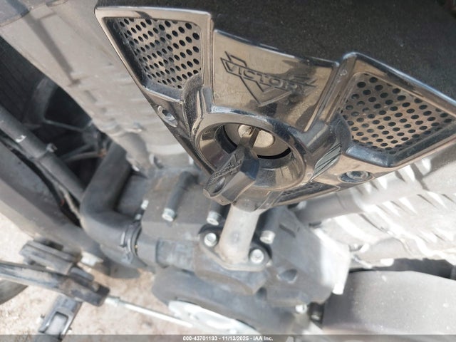 2017 VICTORY MOTORCYCLES OCTANE 5VPFTB002H3002146 Photo 10
