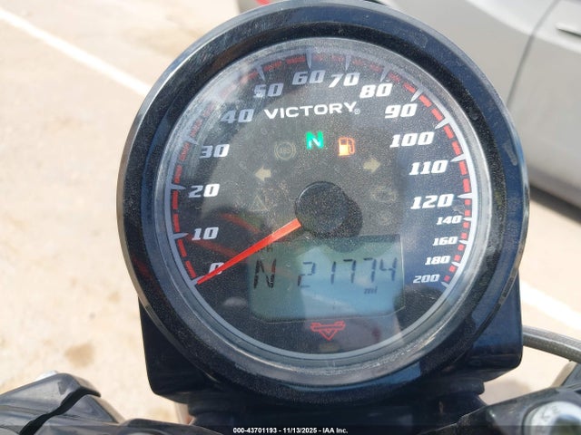 2017 VICTORY MOTORCYCLES OCTANE 5VPFTB002H3002146 Photo 6