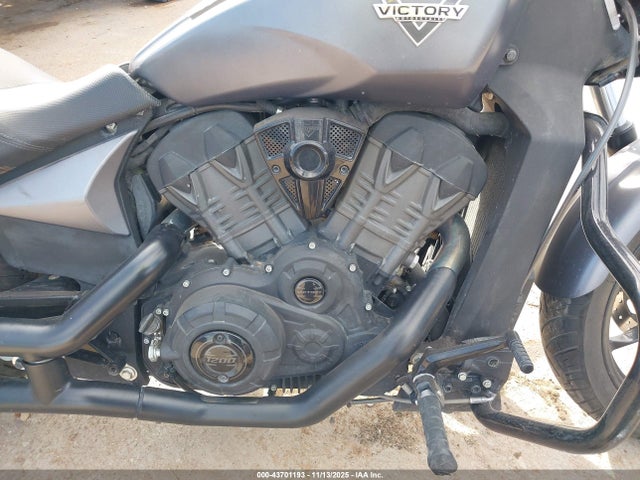 2017 VICTORY MOTORCYCLES OCTANE 5VPFTB002H3002146 Photo 7